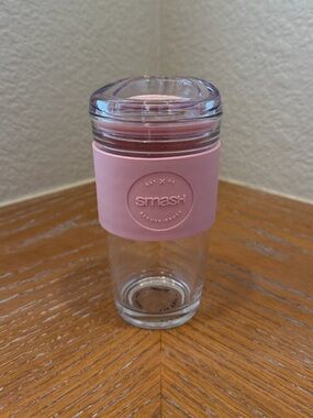 NWOT Smash Reusable Glass Coffee Tea Cup with Pink Sleeve